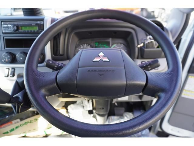 MITSUBISHI CANTER 2023