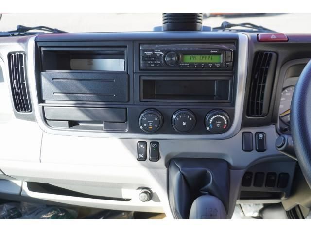 MITSUBISHI CANTER 2023