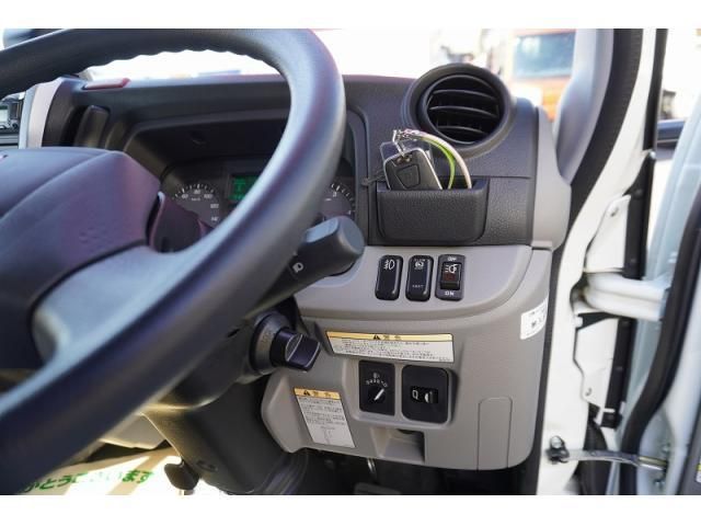 MITSUBISHI CANTER 2023