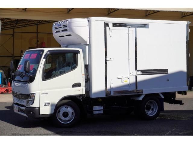 MITSUBISHI CANTER 2025