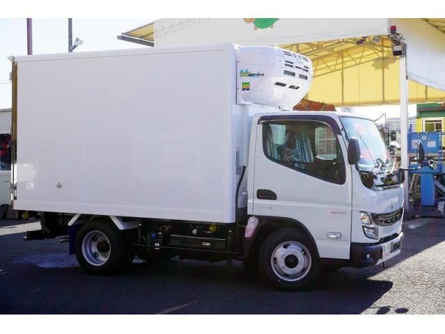 MITSUBISHI CANTER 2025