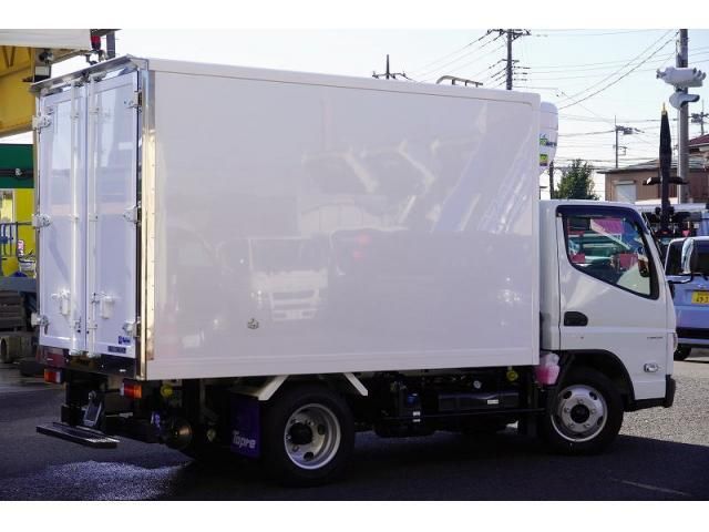 MITSUBISHI CANTER 2025