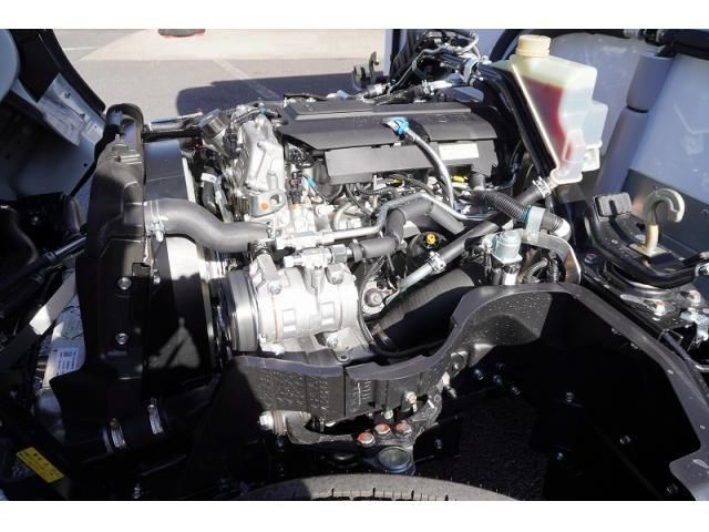 MITSUBISHI CANTER 2025