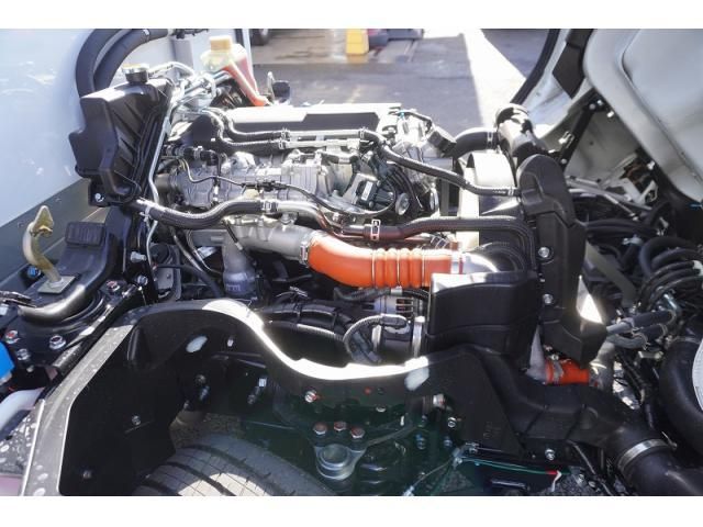 MITSUBISHI CANTER 2025