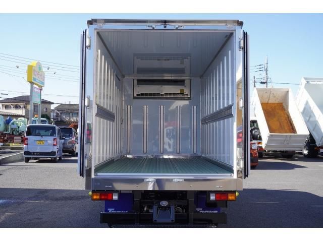 MITSUBISHI CANTER 2025