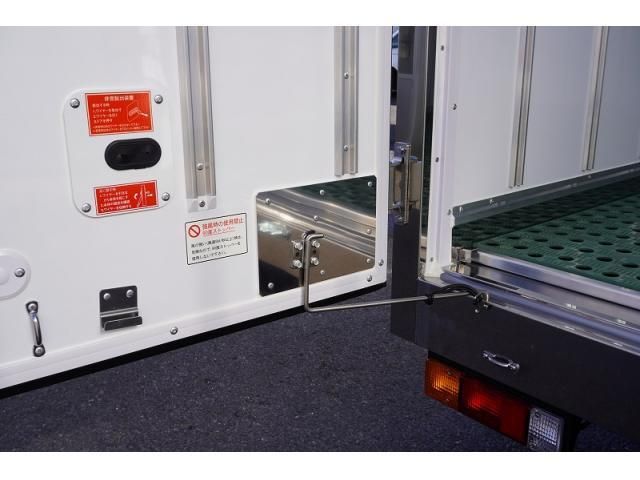 MITSUBISHI CANTER 2025