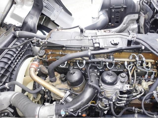 MITSUBISHI FUSOU SUPER GREAT 2017