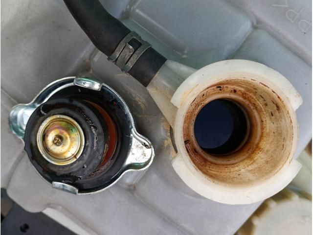 MITSUBISHI FUSOU SUPER GREAT 2014