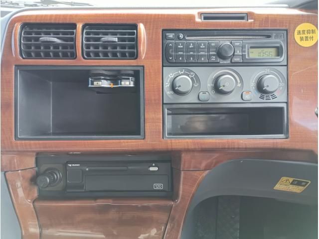 MITSUBISHI FUSOU SUPER GREAT 2014