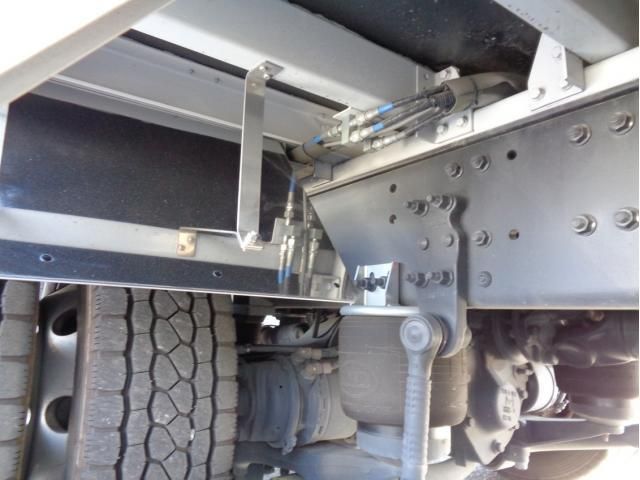 NISSAN DIESEL Quon 2024