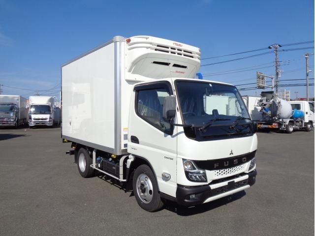 MITSUBISHI CANTER 2023