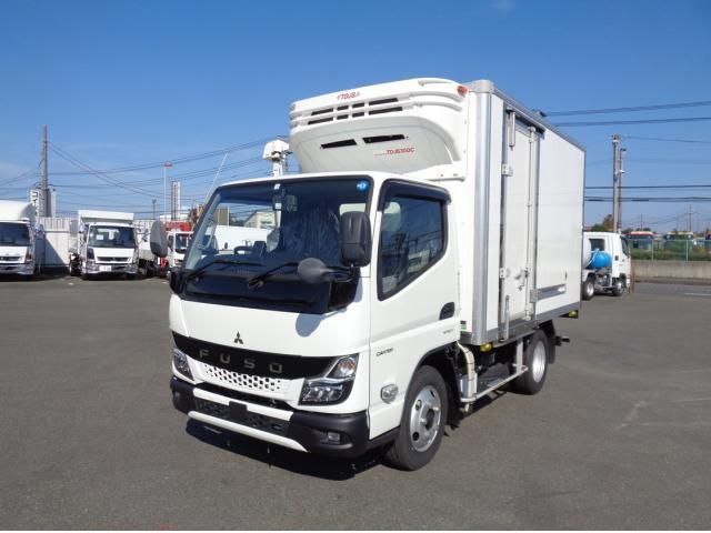 MITSUBISHI CANTER 2023