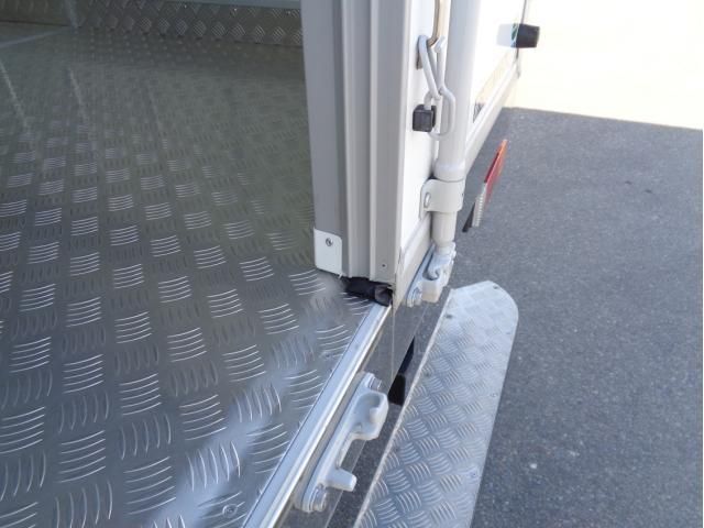 MITSUBISHI CANTER 2023