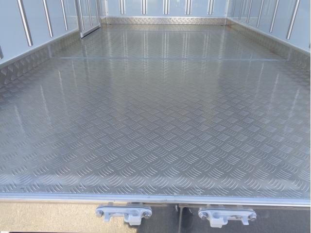 MITSUBISHI CANTER 2023