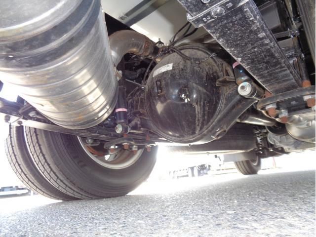 MITSUBISHI CANTER 2023