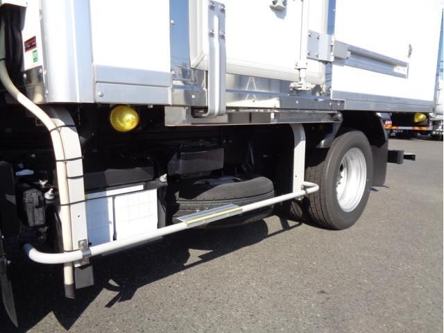 MITSUBISHI CANTER 2023