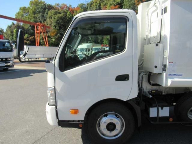 HINO DUTRO 2024