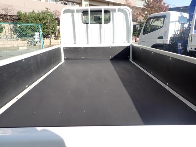 MITSUBISHI CANTER 2025