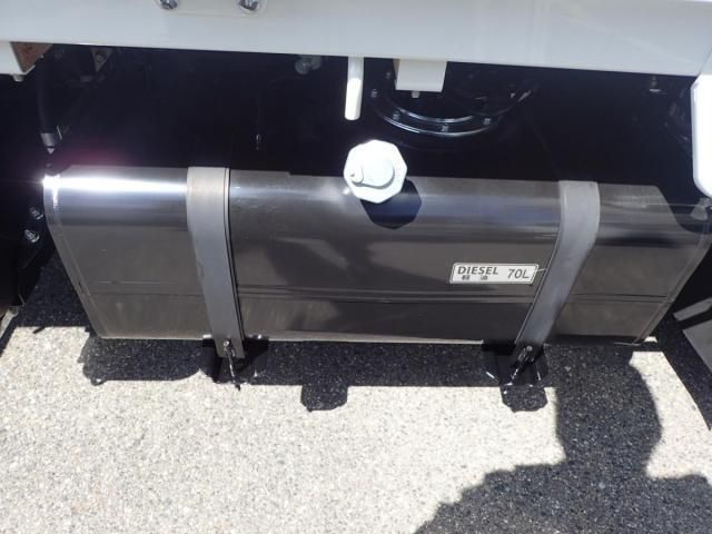 MITSUBISHI CANTER 2025