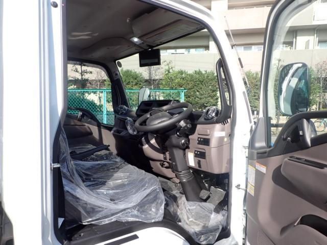 MITSUBISHI CANTER 2025