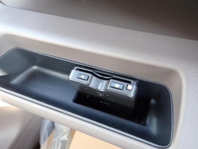 MITSUBISHI CANTER 2025