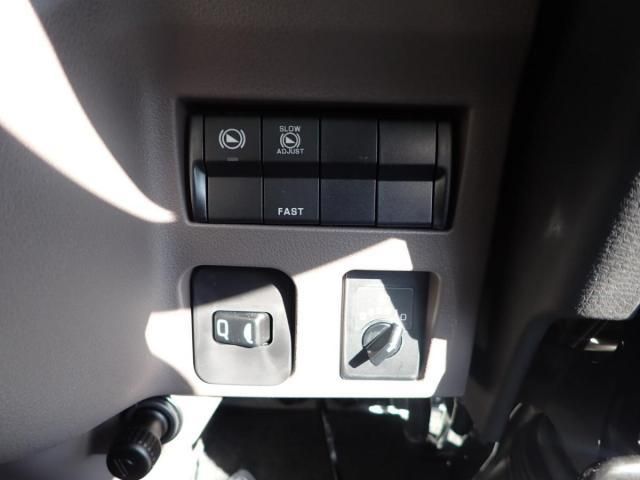 MITSUBISHI CANTER 2025