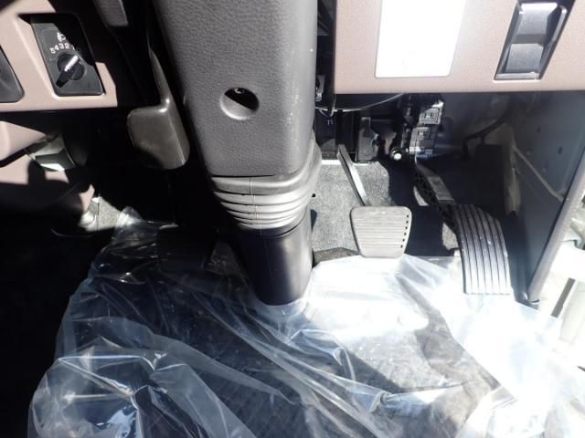 MITSUBISHI CANTER 2025