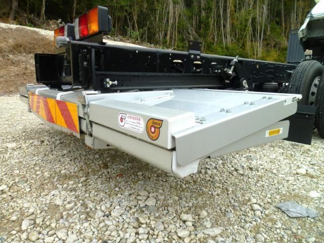 MITSUBISHI FUSOU FIGHTER 2023