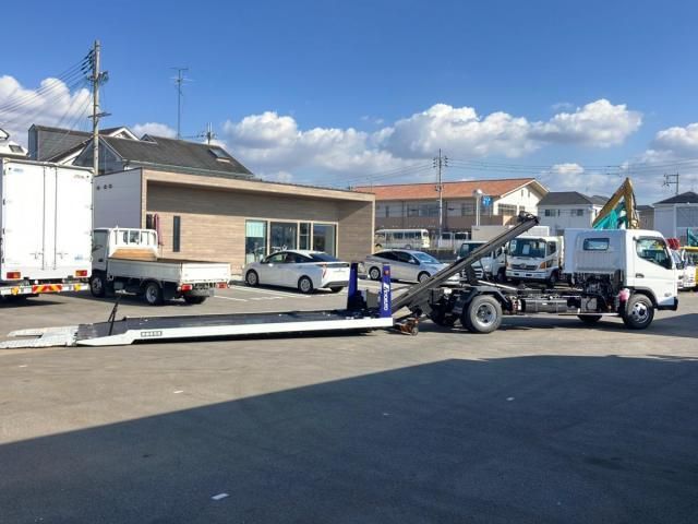 MITSUBISHI CANTER 2025