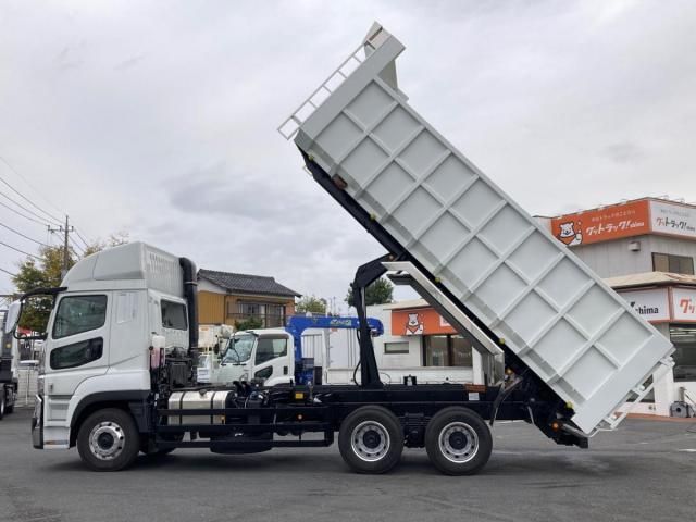 MITSUBISHI FUSOU SUPER GREAT 2025