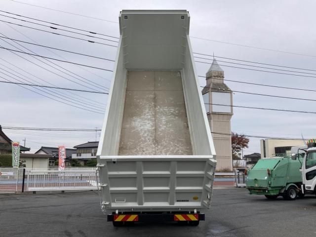 MITSUBISHI FUSOU SUPER GREAT 2025