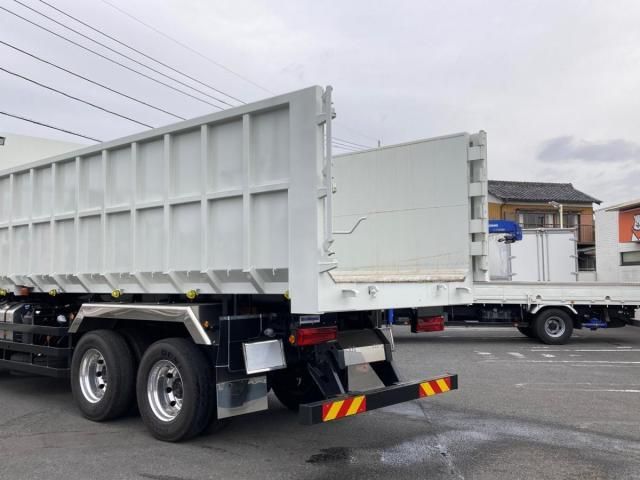 MITSUBISHI FUSOU SUPER GREAT 2025