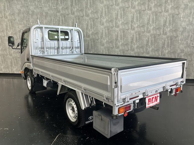 TOYOTA DYNA 2020