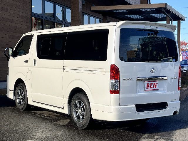 TOYOTA HIACE van 4WD 2021
