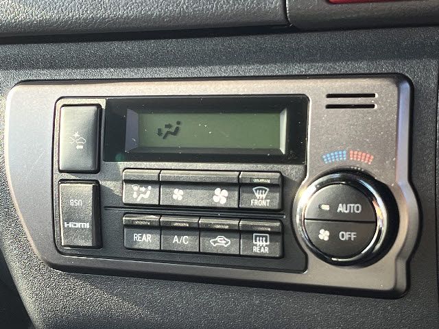 TOYOTA HIACE van 4WD 2021