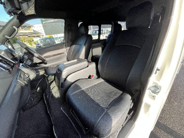 TOYOTA HIACE van 4WD 2021