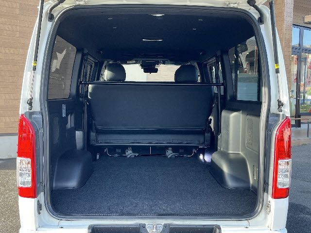 TOYOTA HIACE van 4WD 2021