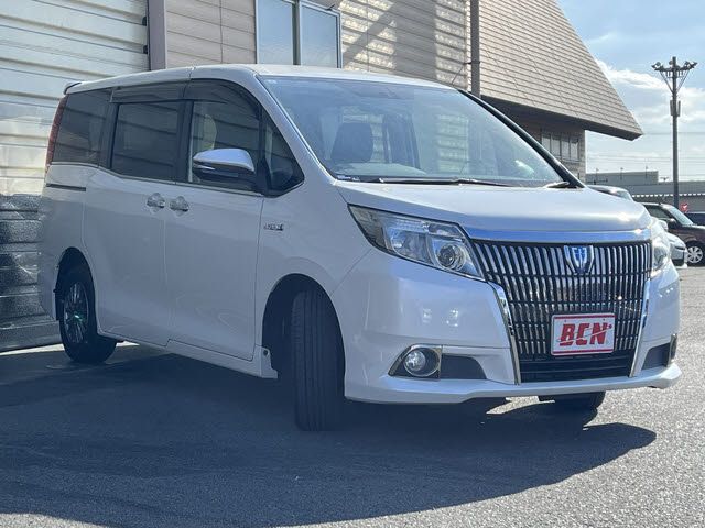 TOYOTA ESQUIRE HYBRID 2015