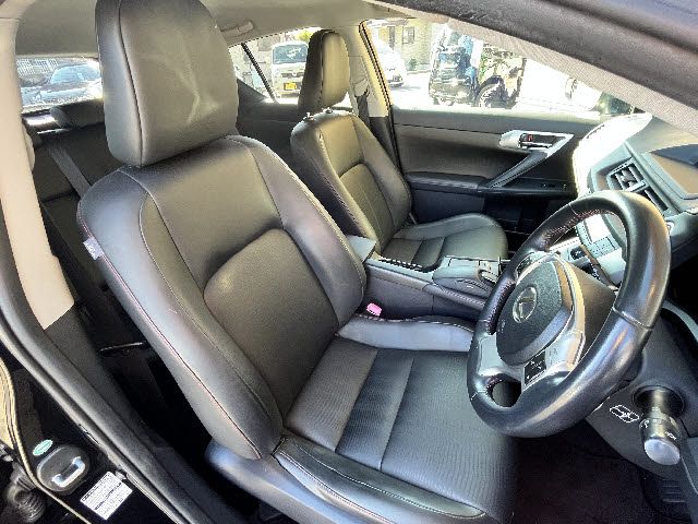 TOYOTA LEXUS CT200h 2012