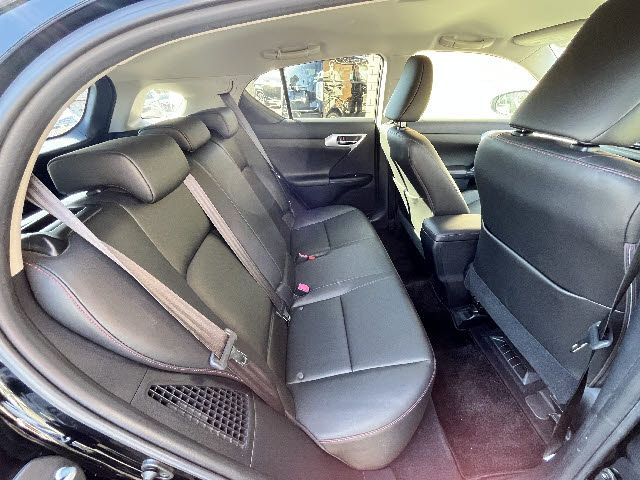 TOYOTA LEXUS CT200h 2012