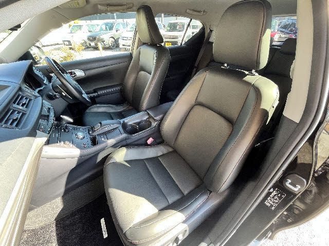 TOYOTA LEXUS CT200h 2012