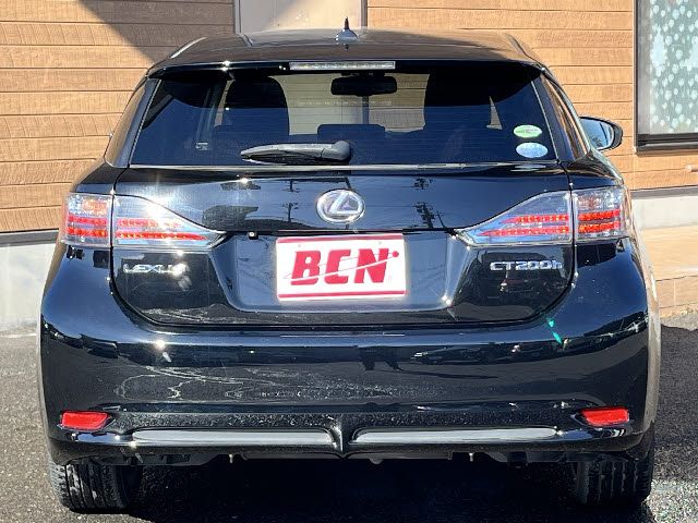 TOYOTA LEXUS CT200h 2012