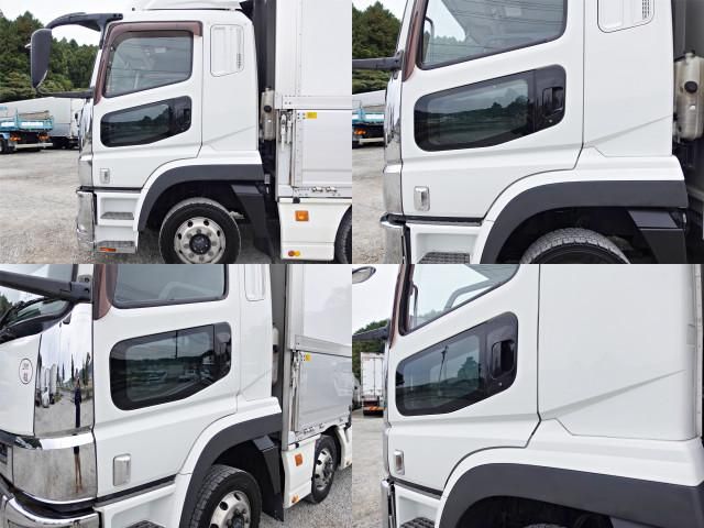 MITSUBISHI FUSOU SUPER GREAT 2017