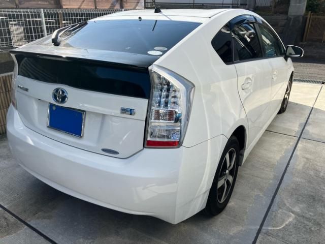 TOYOTA PRIUS 2010