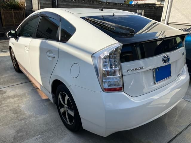 TOYOTA PRIUS 2010