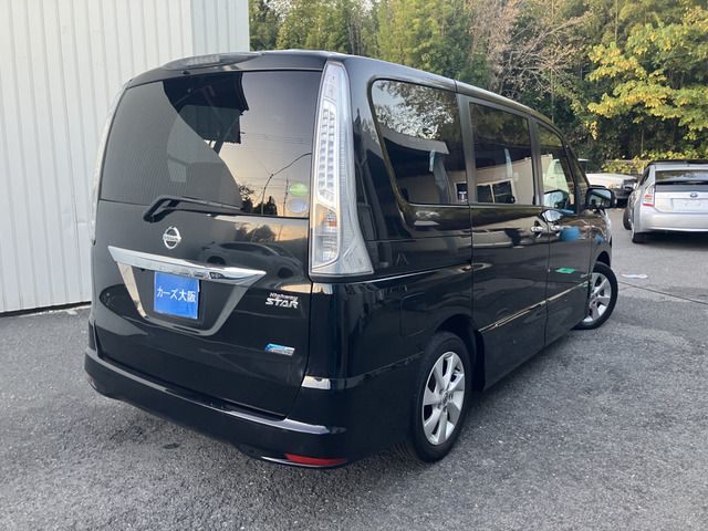 NISSAN SERENA  S-HYBRID 2013