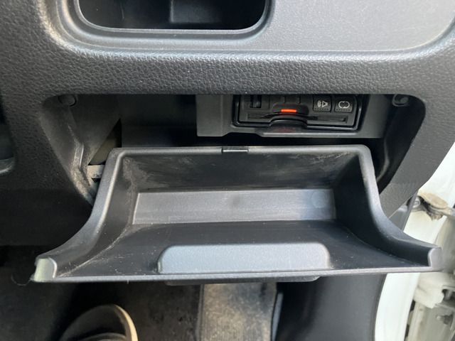 NISSAN SERENA  WG 2011