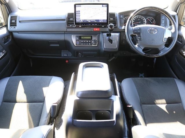 TOYOTA HIACE van 4WD 2019