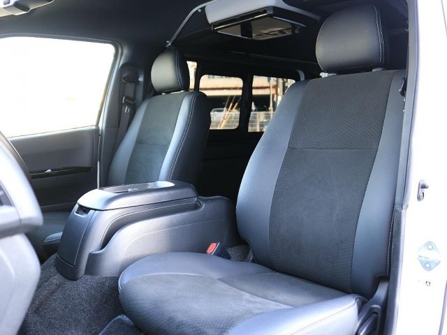 TOYOTA HIACE van 4WD 2019