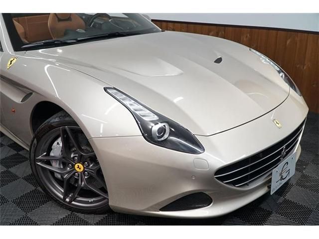 FERRARI FERRARI California T 2016